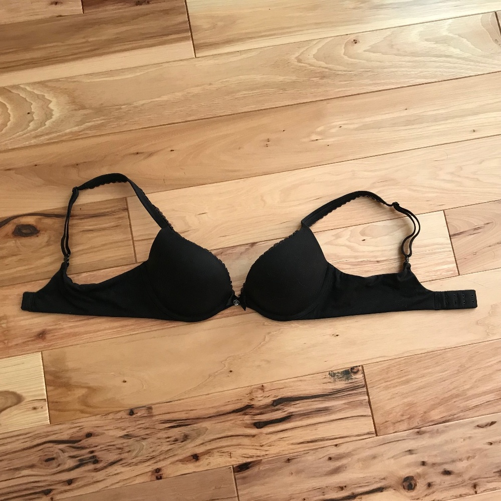 Body By Victoria Pushup Bra. Black, 34B.